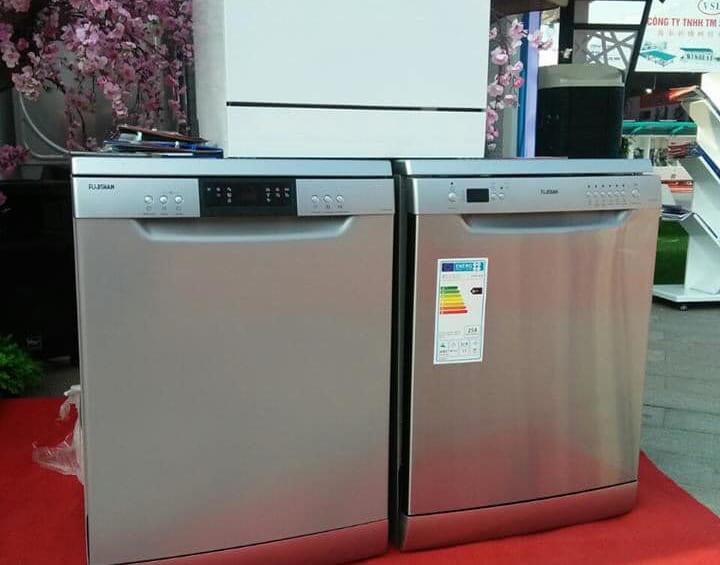 máy rửa bát của nhật