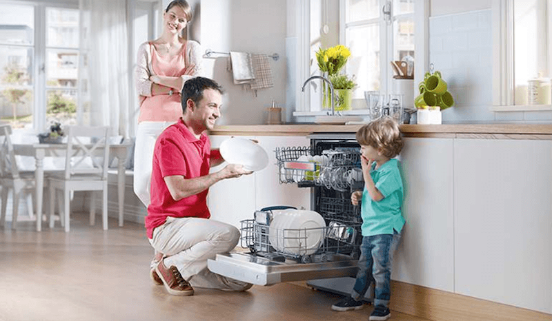 sử dụng máy rửa chén bát