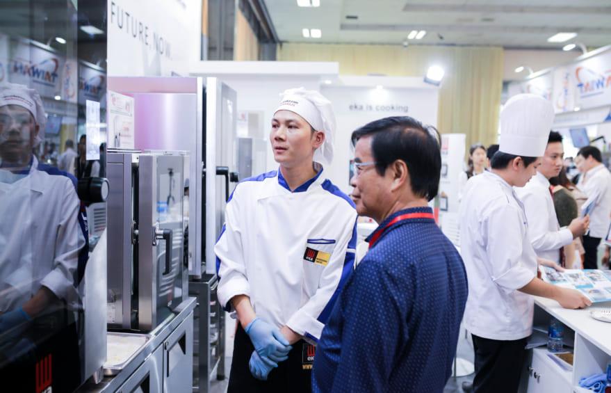 chọn lò nướng đa năng 5 khay