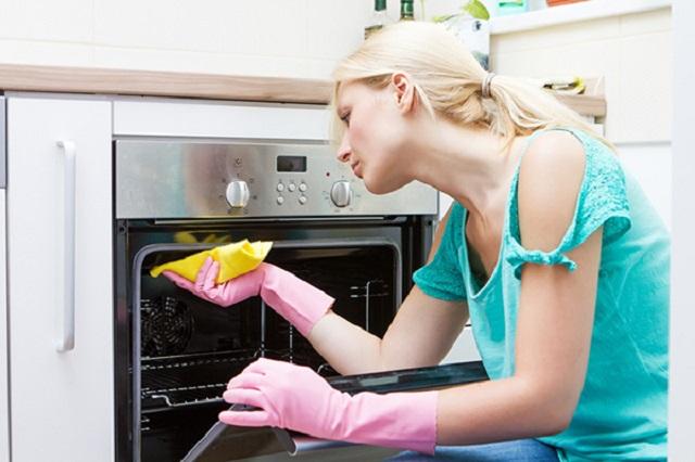 Vệ sinh lò hấp nướng Eka nhà hàng